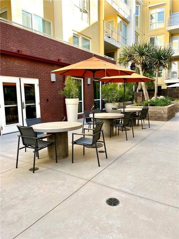 21301 Erwin Street 449, Woodland Hills, CA 91367