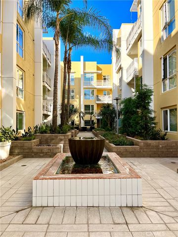 21301 Erwin Street 449, Woodland Hills, CA 91367