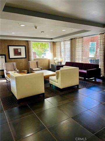 21301 Erwin Street 449, Woodland Hills, CA 91367