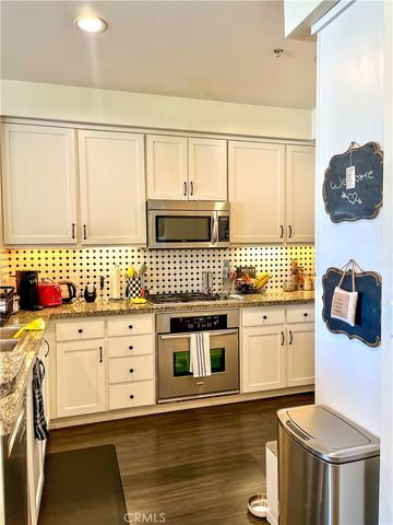 21301 Erwin Street 449, Woodland Hills, CA 91367