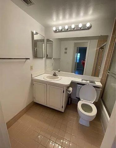 3001 W Rolling Hills Circle 608, Davie, FL 33328