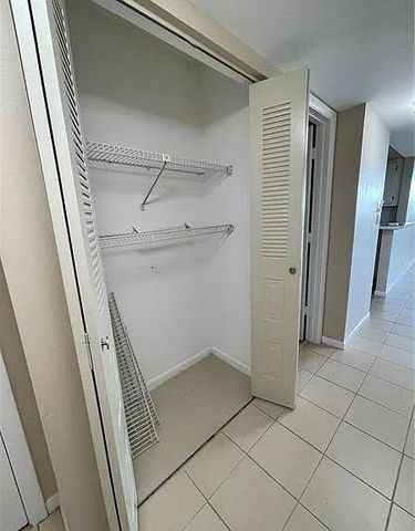 3001 W Rolling Hills Circle 608, Davie, FL 33328