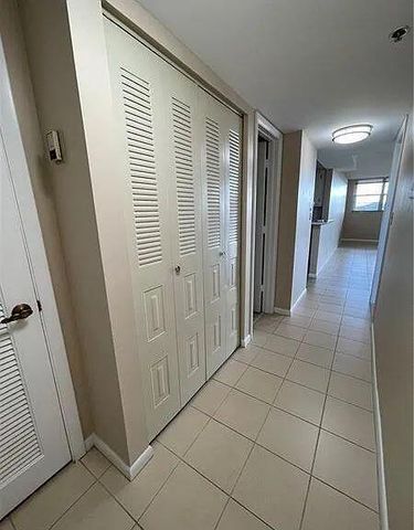 3001 W Rolling Hills Circle 608, Davie, FL 33328