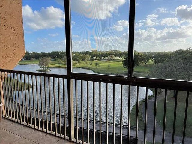 3001 W Rolling Hills Circle 608, Davie, FL 33328
