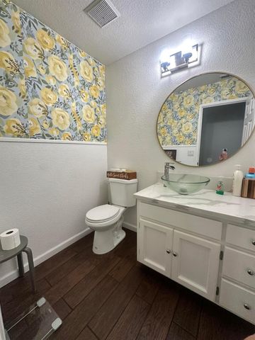 3608 Cassie Ln, Ceres, CA 95307