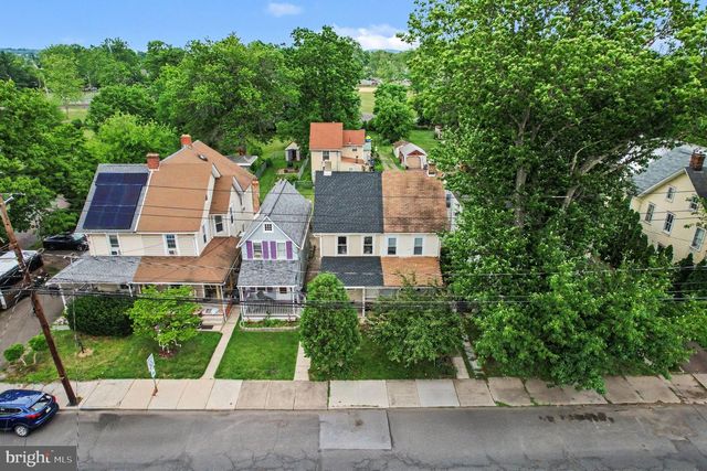 717 W BROAD ST, Quakertown, PA 18951