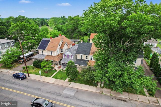 717 W BROAD ST, Quakertown, PA 18951