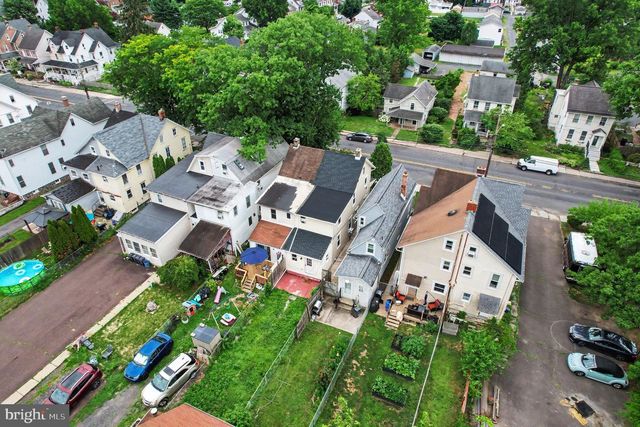 717 W BROAD ST, Quakertown, PA 18951