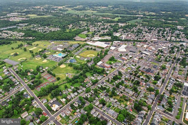 717 W BROAD ST, Quakertown, PA 18951