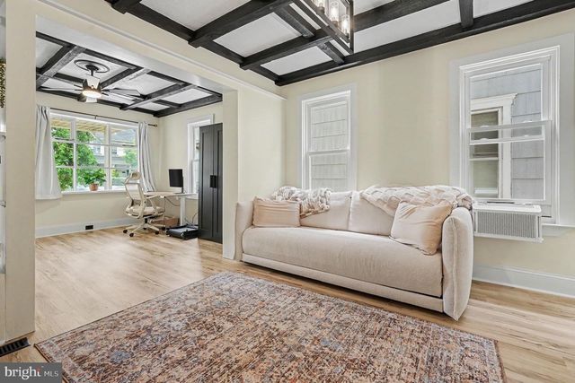 717 W BROAD ST, Quakertown, PA 18951