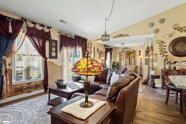 4 Greenbranch Way, Simpsonville, SC 29680