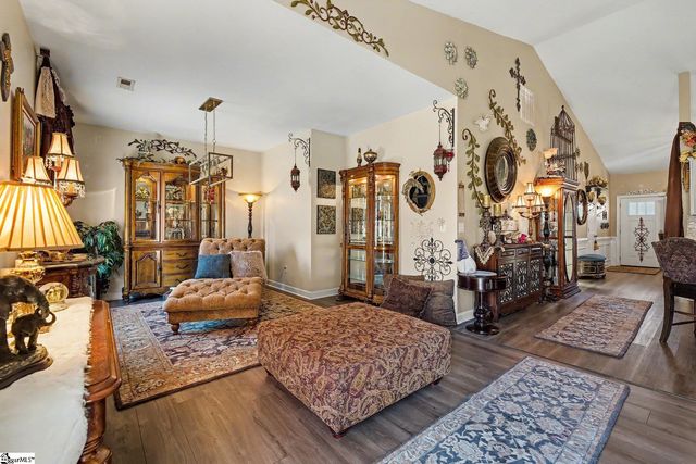 4 Greenbranch Way, Simpsonville, SC 29680