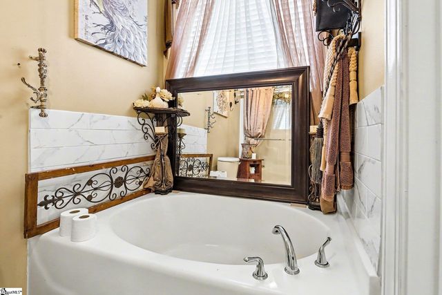 4 Greenbranch Way, Simpsonville, SC 29680