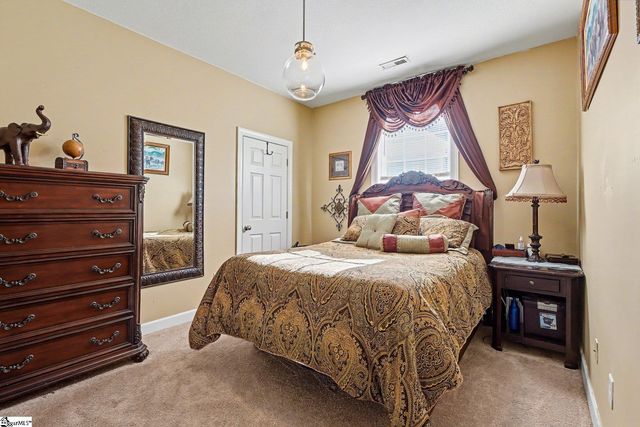 4 Greenbranch Way, Simpsonville, SC 29680