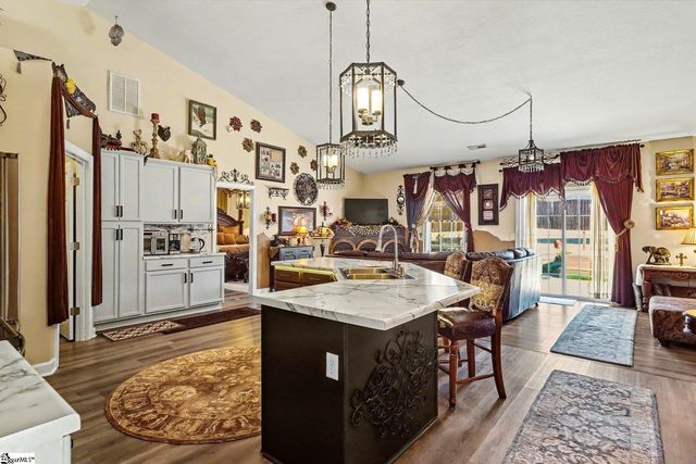 4 Greenbranch Way, Simpsonville, SC 29680