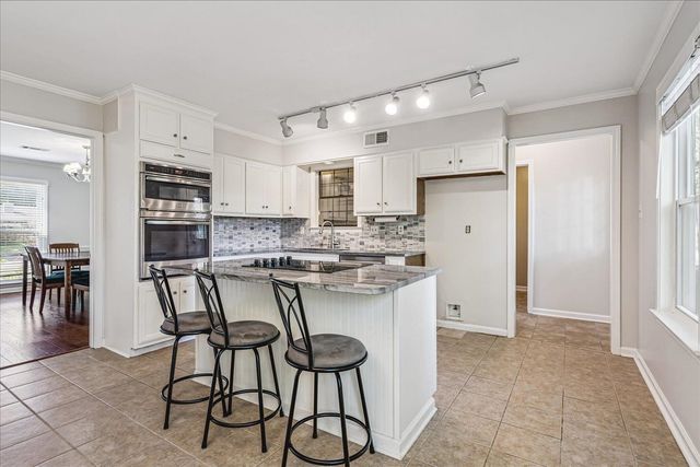280 OAKLEIGH DR, Collierville, TN 38017