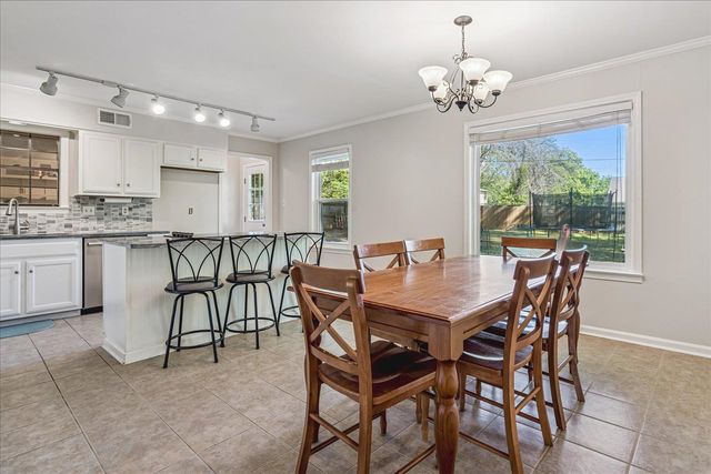 280 OAKLEIGH DR, Collierville, TN 38017