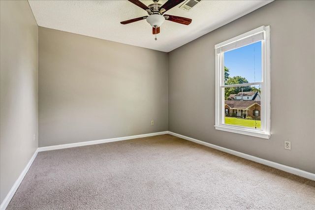 280 OAKLEIGH DR, Collierville, TN 38017