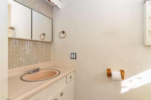 488 County Road 1600, Clifton, TX 76634