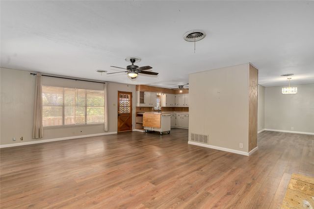 488 County Road 1600, Clifton, TX 76634