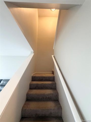 3044 Barclay Way, Ann Arbor, MI 48105