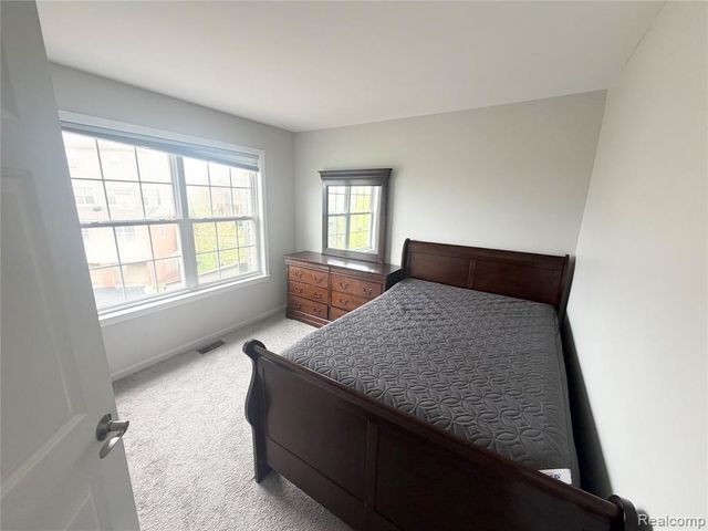 3044 Barclay Way, Ann Arbor, MI 48105