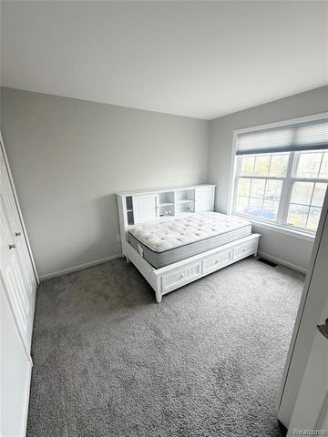 3044 Barclay Way, Ann Arbor, MI 48105