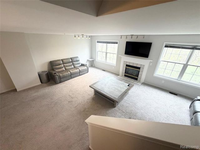 3044 Barclay Way, Ann Arbor, MI 48105