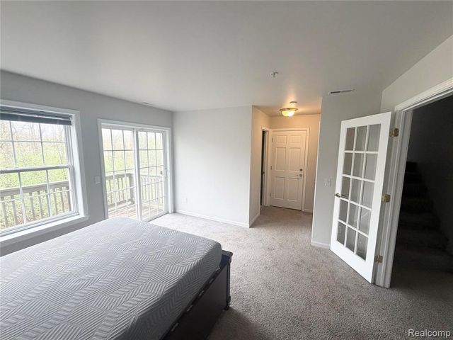 3044 Barclay Way, Ann Arbor, MI 48105