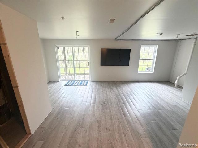 3044 Barclay Way, Ann Arbor, MI 48105
