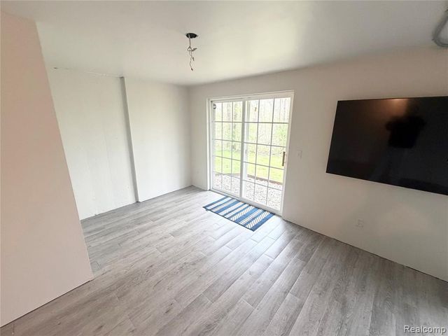 3044 Barclay Way, Ann Arbor, MI 48105
