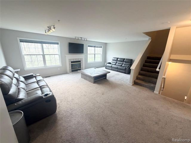 3044 Barclay Way, Ann Arbor, MI 48105