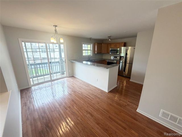 3044 Barclay Way, Ann Arbor, MI 48105