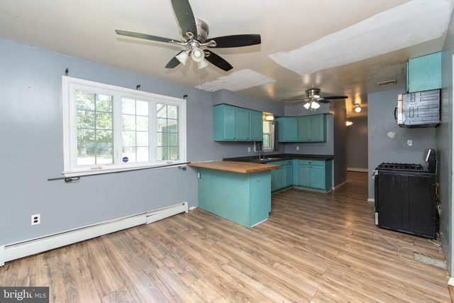 366 N TUCKAHOE RD, Williamstown, NJ 08094