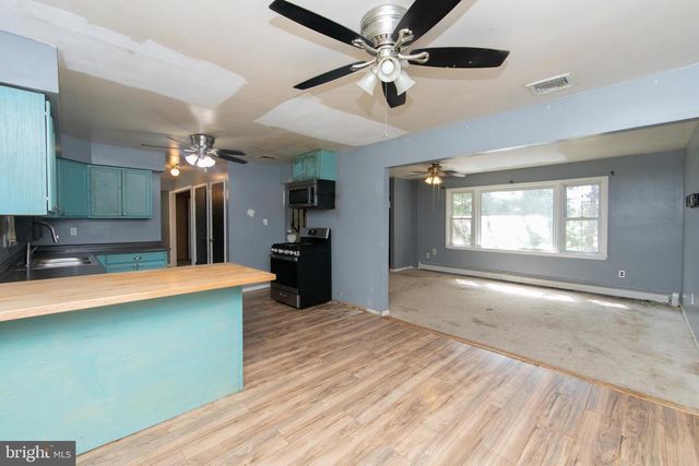 366 N TUCKAHOE RD, Williamstown, NJ 08094