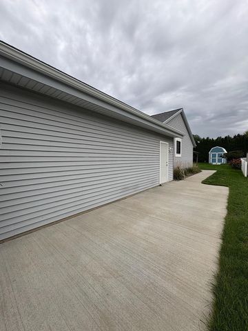 1701 STEEPLE DRIVE, East Troy, WI 53120