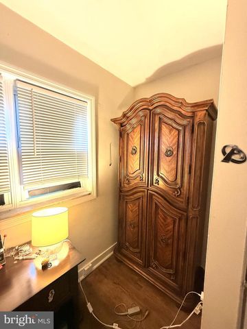 608 BROADWAY, Westville, NJ 08093