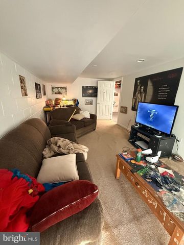 608 BROADWAY, Westville, NJ 08093