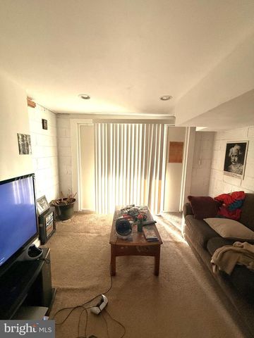 608 BROADWAY, Westville, NJ 08093