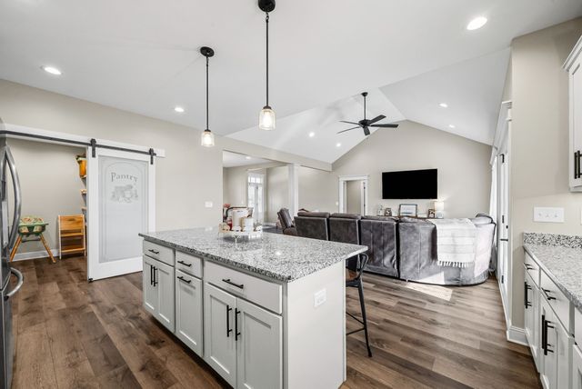 525 N Ridge Dr, Hopkinsville, KY 42240