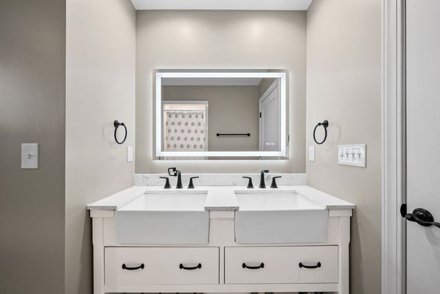 525 N Ridge Dr, Hopkinsville, KY 42240