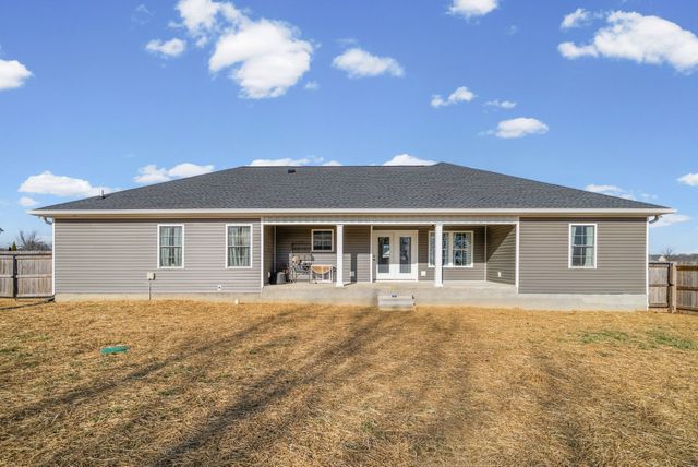 525 N Ridge Dr, Hopkinsville, KY 42240