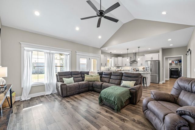 525 N Ridge Dr, Hopkinsville, KY 42240