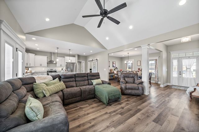 525 N Ridge Dr, Hopkinsville, KY 42240