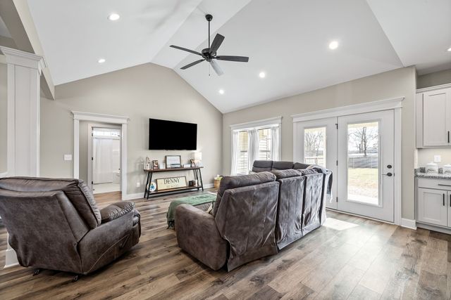 525 N Ridge Dr, Hopkinsville, KY 42240