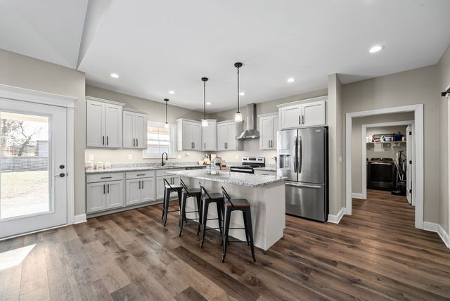 525 N Ridge Dr, Hopkinsville, KY 42240