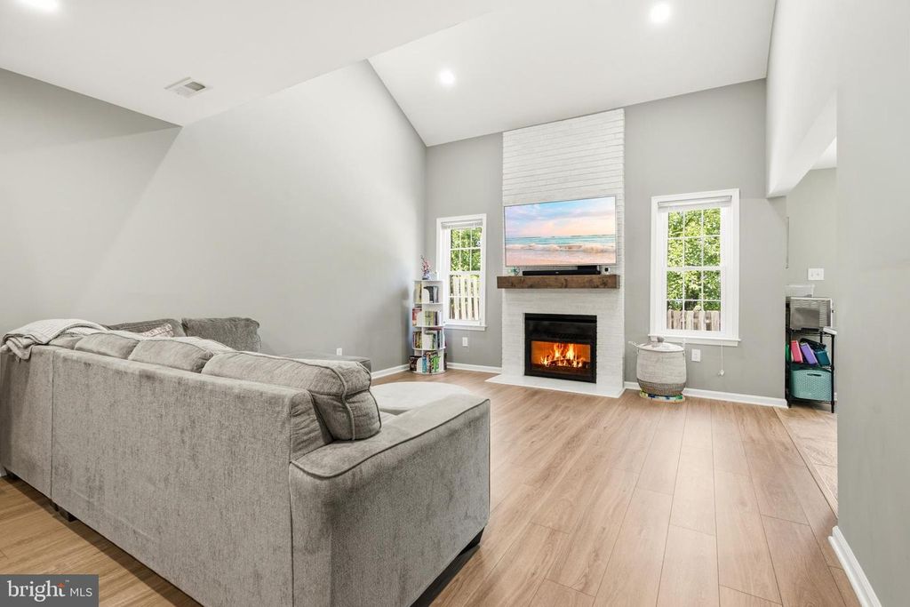 9 EMILY CT, Robbinsville, NJ 08691