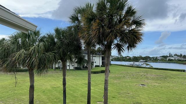 10507 SE Terrapin Place E-203, Tequesta, FL 33469