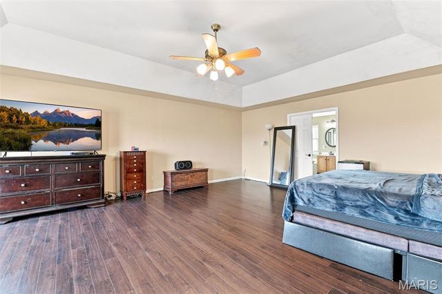 66 N Hillview Drive, St Peters, MO 63376