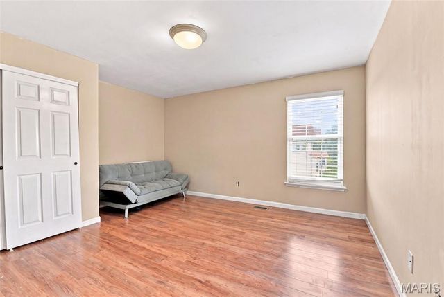 66 N Hillview Drive, St Peters, MO 63376
